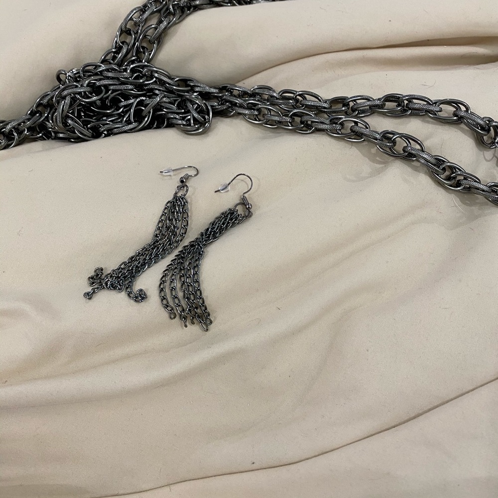 Beautiful long rope necklace with earrings